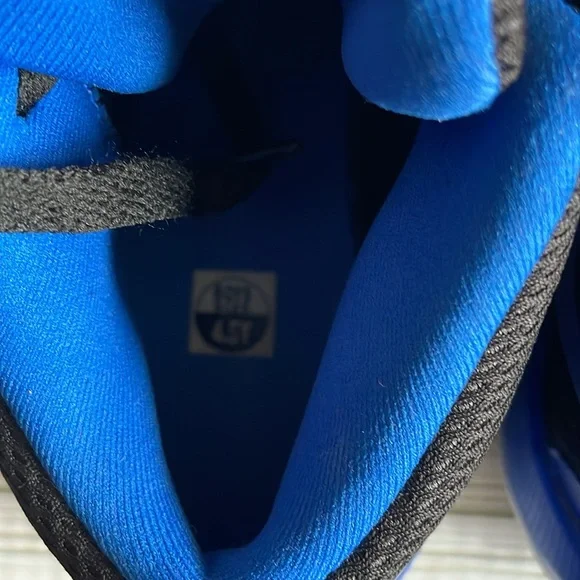 Nike Basketball Shoes - Picture 7 of 7